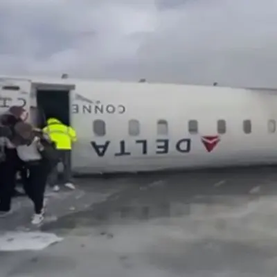 Impactante Accidente Aéreo en Toronto: Avión de Delta Airlines Vuelca en Plena Pista
